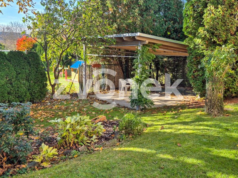 Rodinný dům Zlín - Kostelec, zahrada, 2 parkovací stání