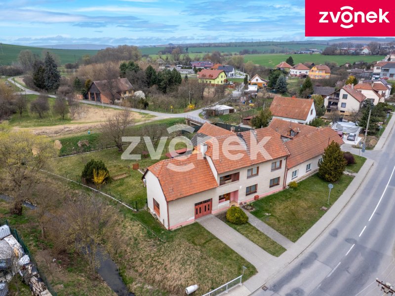 Prostorný rodinný dům se zahradou 1 050 m², garáží a velkým potenciálem – Bílovice u Uherského Hradiště