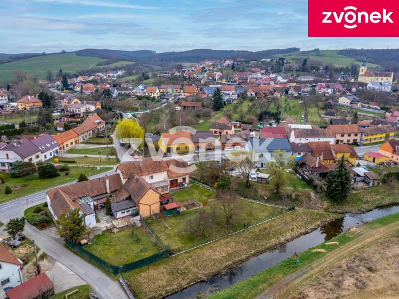 Prostorný rodinný dům se zahradou 1 050 m², garáží a velkým potenciálem – Bílovice u Uherského Hradiště