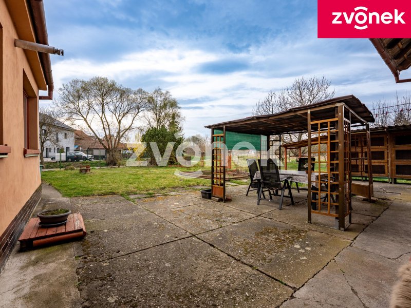 Prostorný rodinný dům se zahradou 1 050 m², garáží a velkým potenciálem – Bílovice u Uherského Hradiště