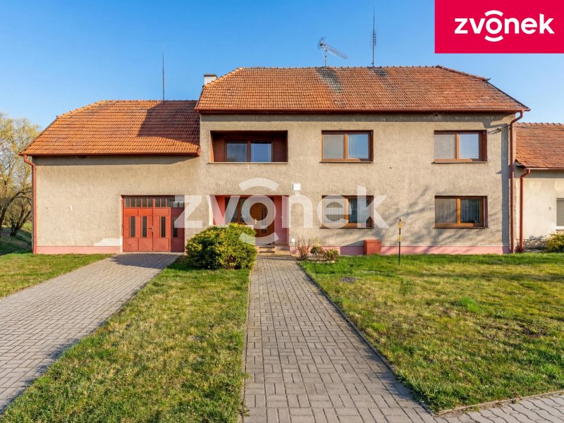 Prostorný rodinný dům se zahradou 1 050 m², garáží a velkým potenciálem – Bílovice u Uherského Hradiště
