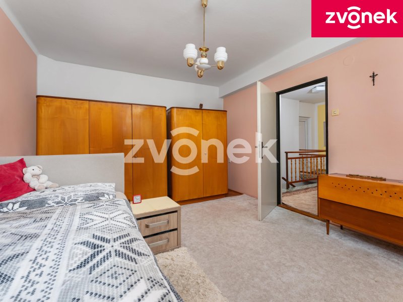 Prostorný rodinný dům se zahradou 1 050 m², garáží a velkým potenciálem – Bílovice u Uherského Hradiště