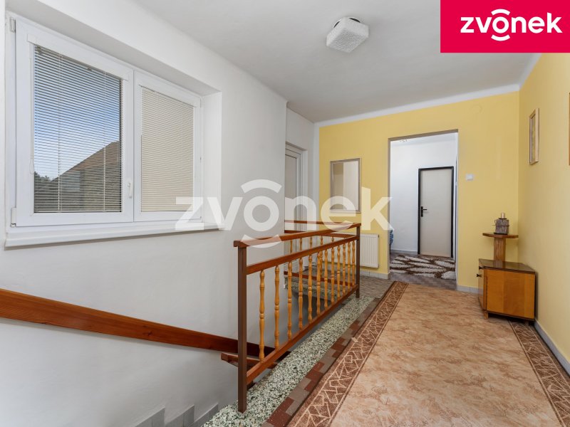 Prostorný rodinný dům se zahradou 1 050 m², garáží a velkým potenciálem – Bílovice u Uherského Hradiště