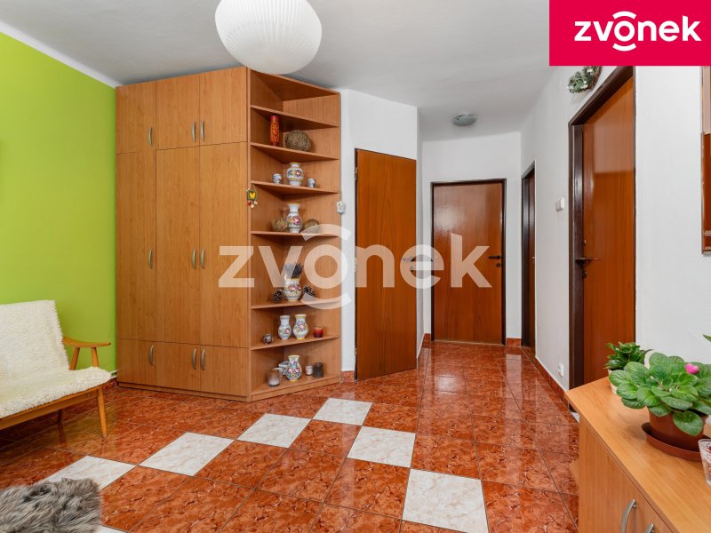 Prostorný rodinný dům se zahradou 1 050 m², garáží a velkým potenciálem – Bílovice u Uherského Hradiště