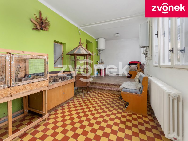 Prostorný rodinný dům se zahradou 1 050 m², garáží a velkým potenciálem – Bílovice u Uherského Hradiště