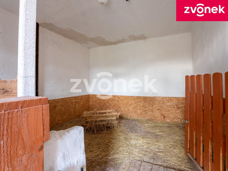 Prostorný rodinný dům se zahradou 1 050 m², garáží a velkým potenciálem – Bílovice u Uherského Hradiště