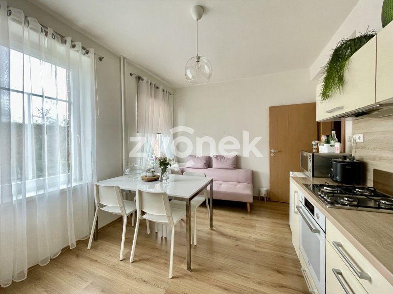 Pronájem bytu 2+kk Zlín - Vysoká (Letná), vybavený.