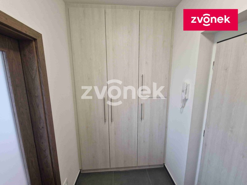 Pronájem bytu 1+kk na Zahrádkách.