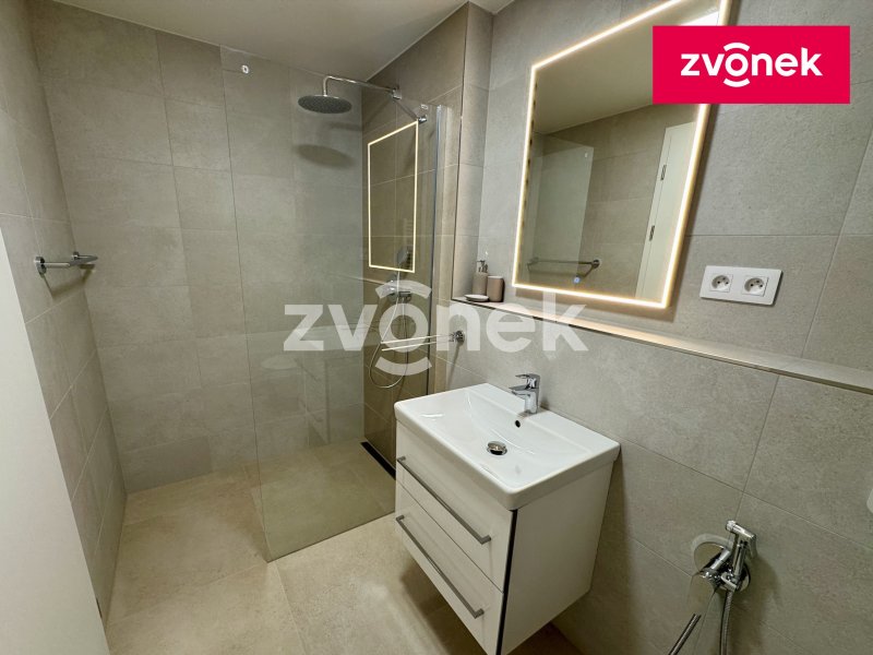 Nový byt 2+kk s parkovacím stáním, Zlín - Smetanova