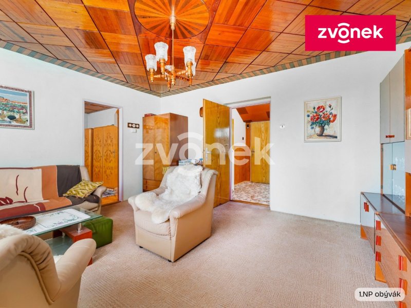 Rodinné sídlo s velkorysou zahradou 1 144 m² na prestižní adrese v Lukově