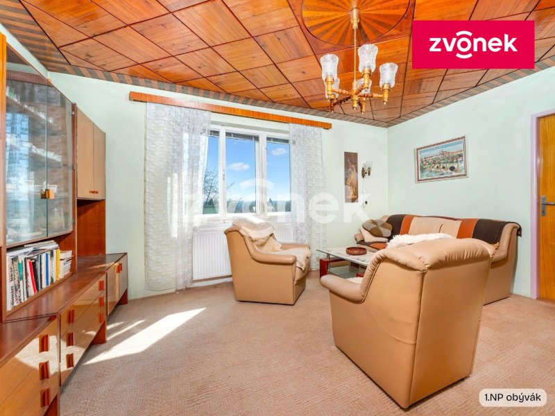 Rodinné sídlo s velkorysou zahradou 1 144 m² na prestižní adrese v Lukově