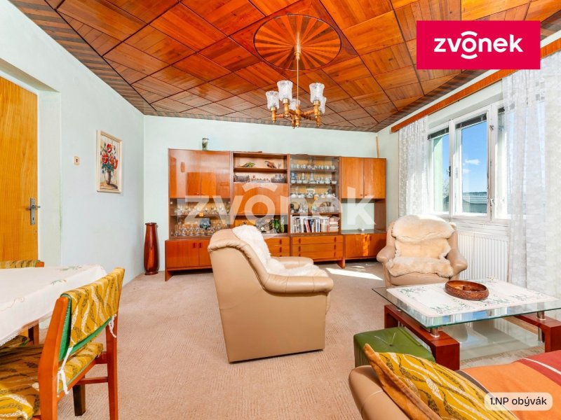 Rodinné sídlo s velkorysou zahradou 1 144 m² na prestižní adrese v Lukově