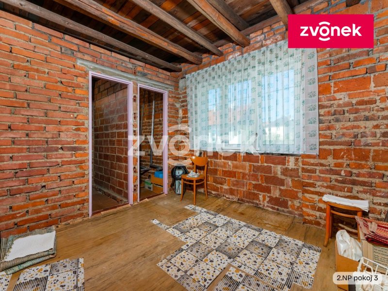 Rodinné sídlo s velkorysou zahradou 1 144 m² na prestižní adrese v Lukově