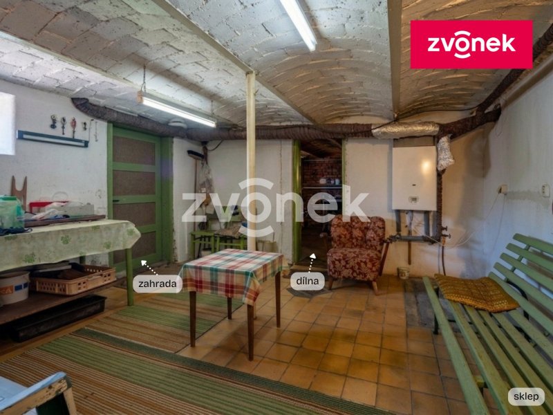 Rodinné sídlo s velkorysou zahradou 1 144 m² na prestižní adrese v Lukově