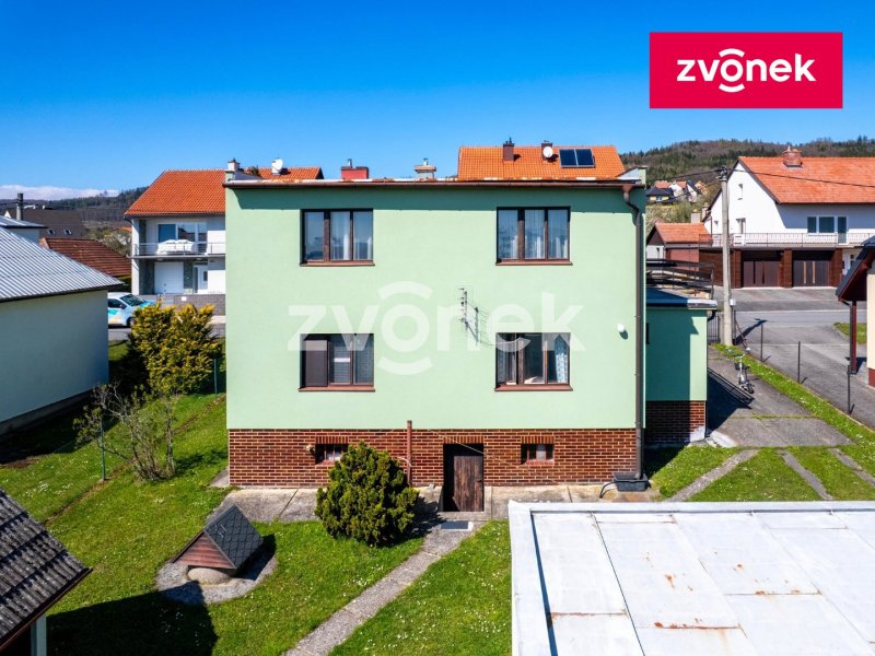 Rodinné sídlo s velkorysou zahradou 1 144 m² na prestižní adrese v Lukově