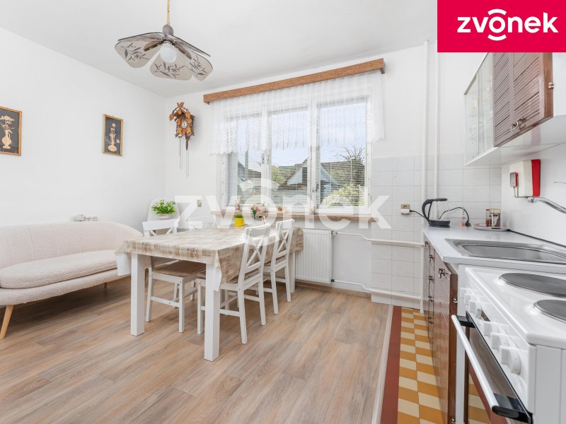 Prostorný dům v obci Ublo u Vizovic: Velká zahrada, dílna a potenciál pro podnikání