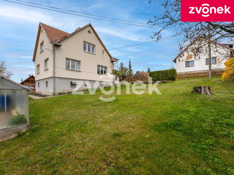 Prostorný dům v obci Ublo u Vizovic: Velká zahrada, dílna a potenciál pro podnikání