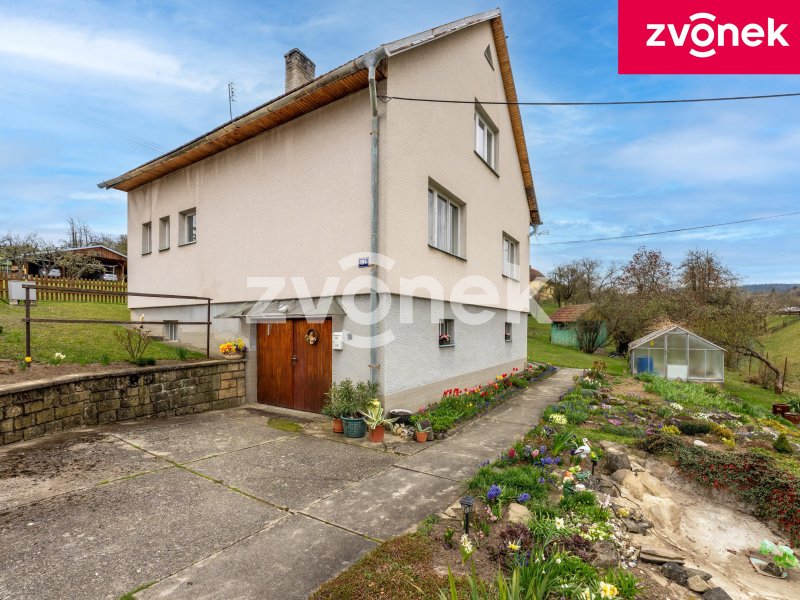 Prostorný dům v obci Ublo u Vizovic: Velká zahrada, dílna a potenciál pro podnikání