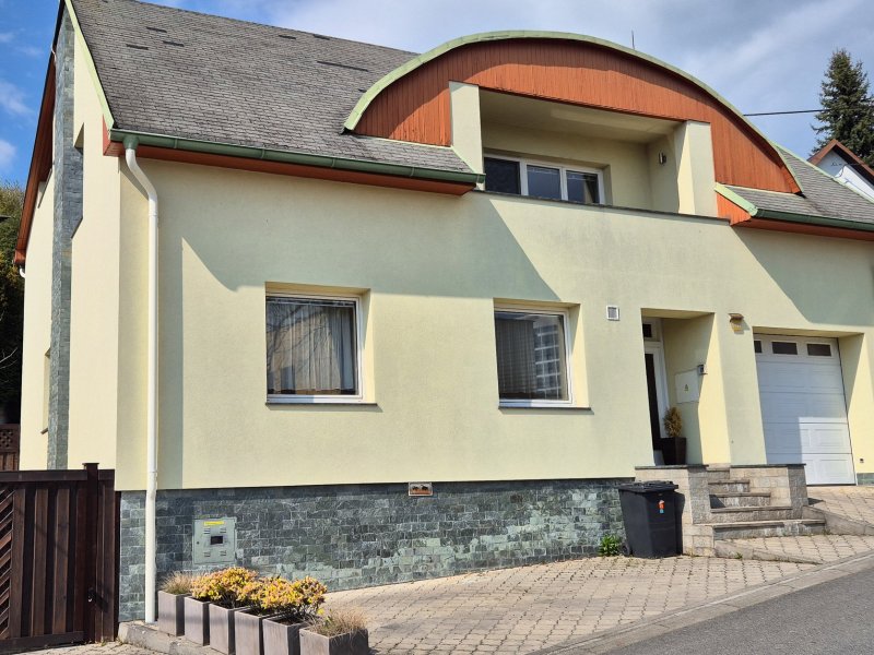 Pronájem rodinného domu Zlín - Na Výsluní, garáž, zahrada