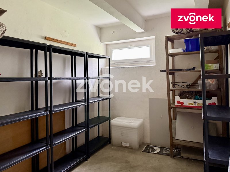 Byt 3+1 Otrokovice- Školní (Baťov), po rekonstrukci, zařízený, ihned k nastěhování.