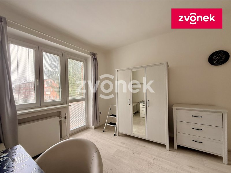 Byt 3+1 Otrokovice- Školní (Baťov), po rekonstrukci, zařízený, ihned k nastěhování.