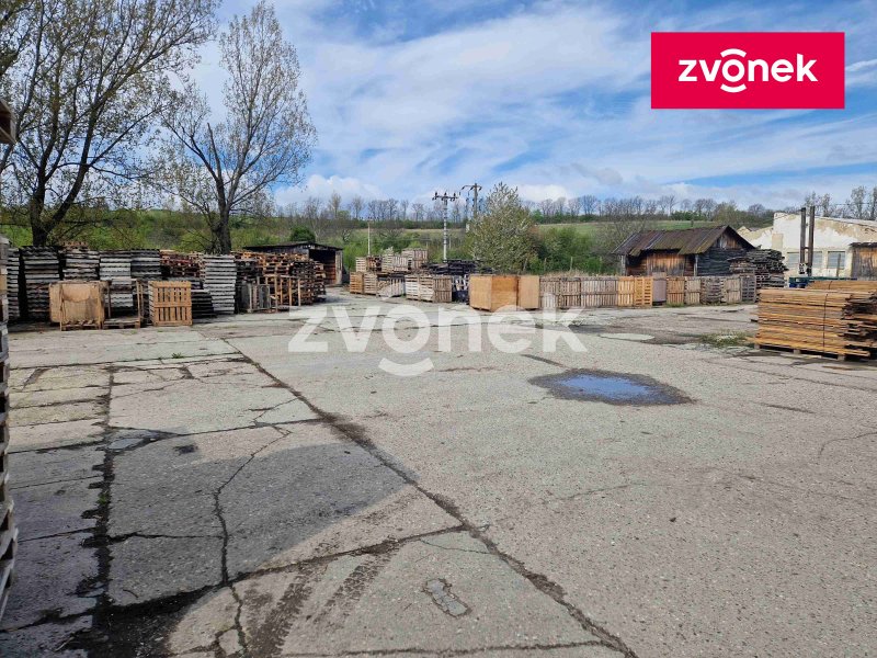 Prodej průmyslového areálu v obci Louka.