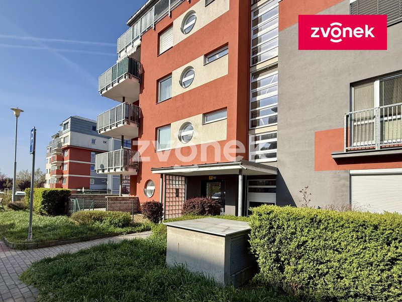 Byt 2+kk s velkou terasou Zlín - Zelinova, ihned volný.