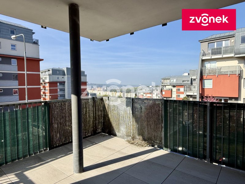 Byt 2+kk s velkou terasou Zlín - Zelinova, ihned volný.