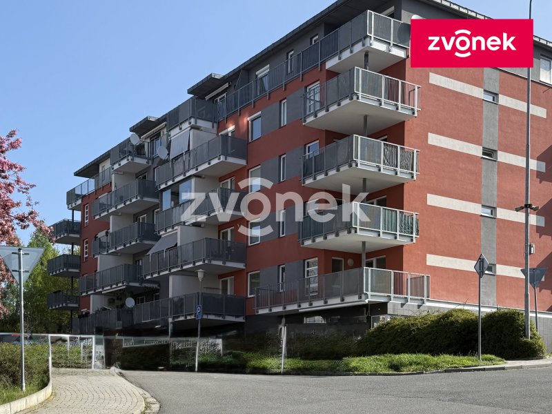 Byt 2+kk s velkou terasou Zlín - Zelinova, ihned volný.