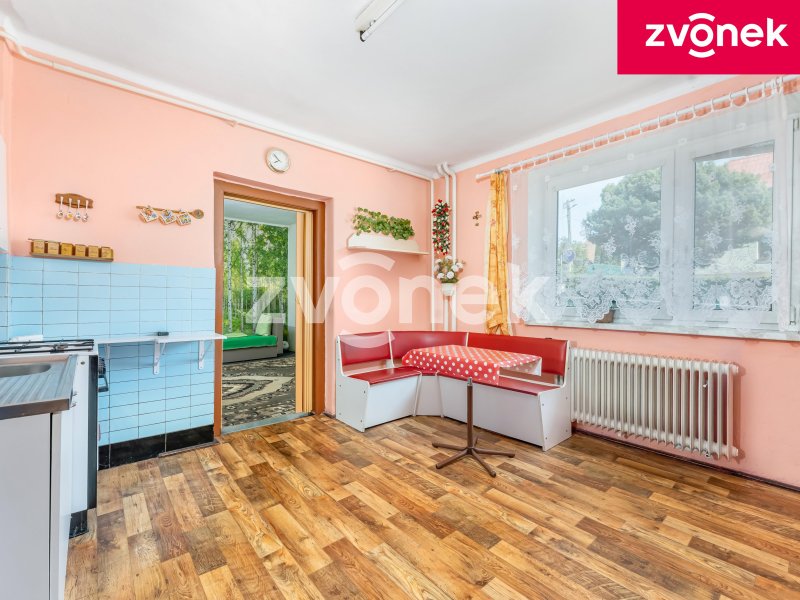 RD k rekonstrukci, Hrobice