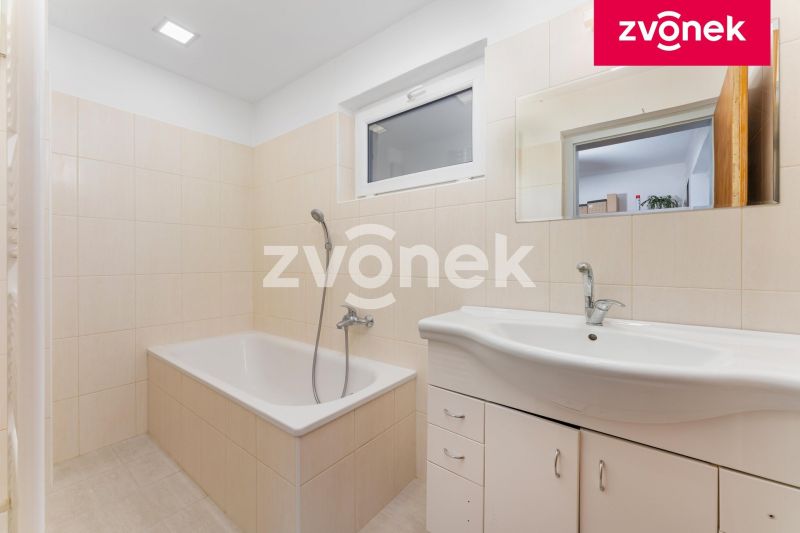 Prodej rodinného domu 214 m², Zlín - Prštné