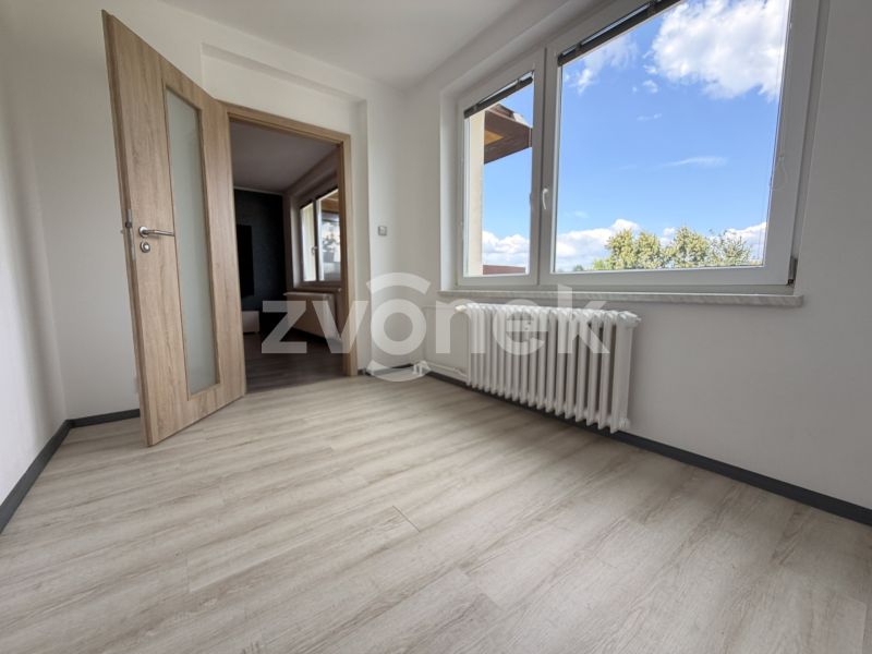 Vzdušný byt 4+1, 74 m², se dvěma balkony, Zlín – Družstevní