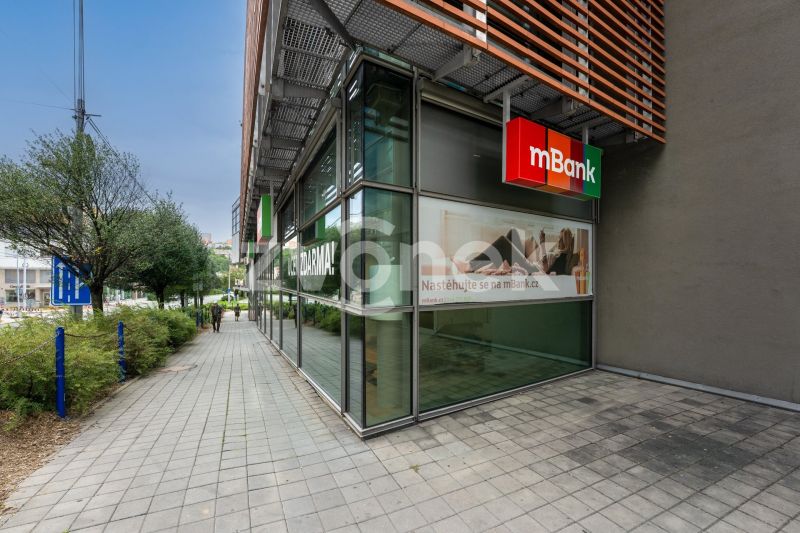 Exkluzivní obchodní prostor / showroom 158 m² na prestižní adrese v centru Zlína