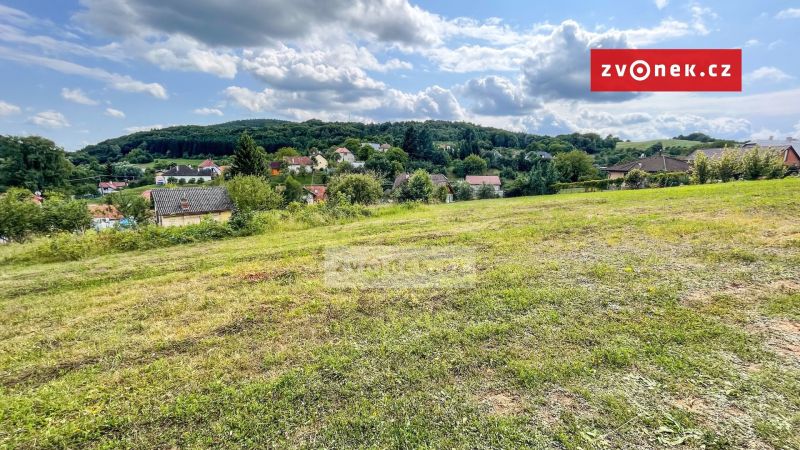 Prodej stavebního pozemku 6 443 m², Březůvky