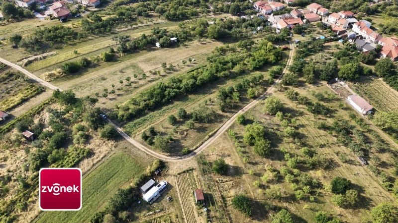 Prodej stavebního/investičního pozemku 2 143 m², Zlechov