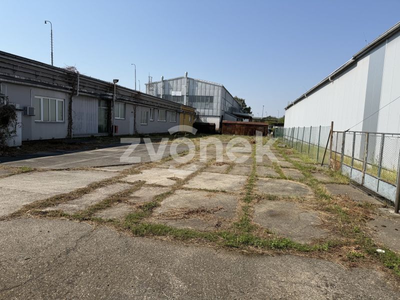Pronájem uzamykatelné zpevněné plochy 1 000 m² – Otrokovice, Napajedelská