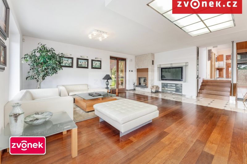 Nadstandardní vila Hranice, 7+1, 540m2 užitná plocha