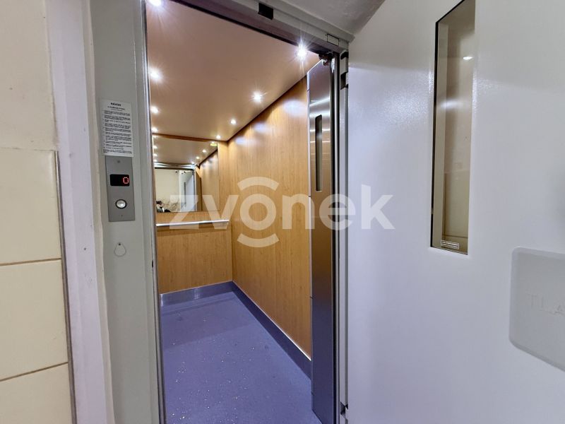 Prodej bytu 1+kk 28 m², Zlín - Prštné