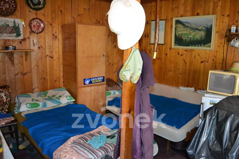 Chatka v zahrádkářské osadě,  Poličná