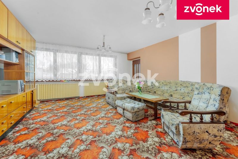 Prodej řadového rodinného domu s garáží a zahradou ve Slavičíně