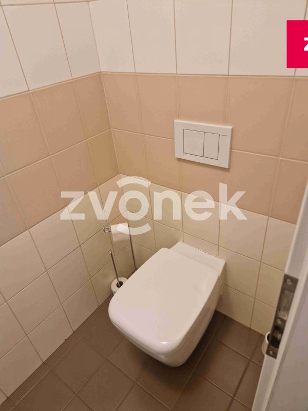 Pronájem kanceláře 100 m², Otrokovice