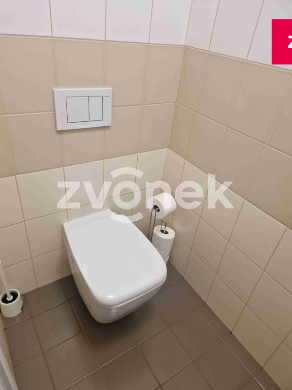 Pronájem kanceláře 100 m², Otrokovice