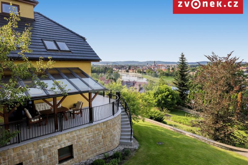 Víceúčelová vila 540 m², Hranice I-Město