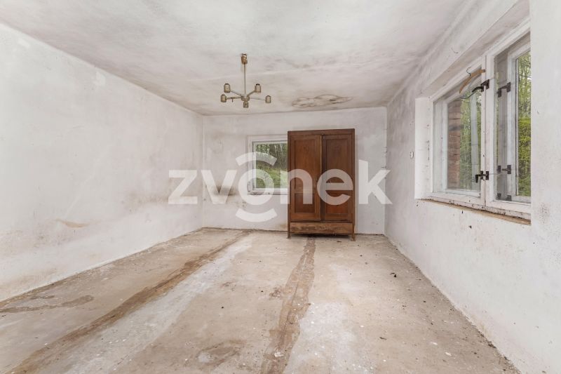 Výjimečný pozemek s domem na samotě u lesa, Březnice u Zlína