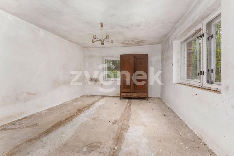Výjimečný pozemek s domem na samotě u lesa, Březnice u Zlína