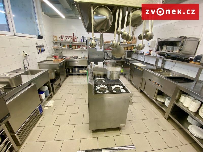 Prodej obchodního prostoru 500 m², Holešov