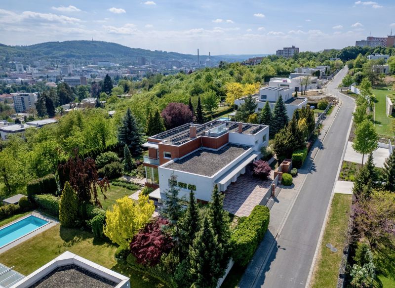 Velkorysá rodinná vila 7+1, 479 m², pozemek 1 503 m² – Zlín, Nivy IV