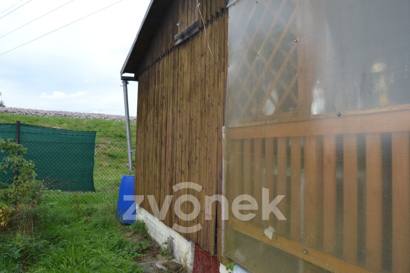 Chatka v zahrádkářské osadě,  Poličná