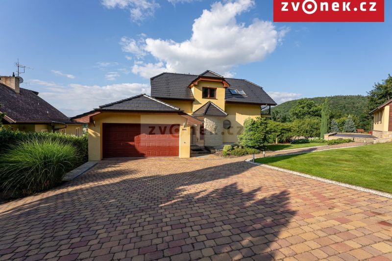 Nadstandardní vila Hranice, 7+1, 540m2 užitná plocha