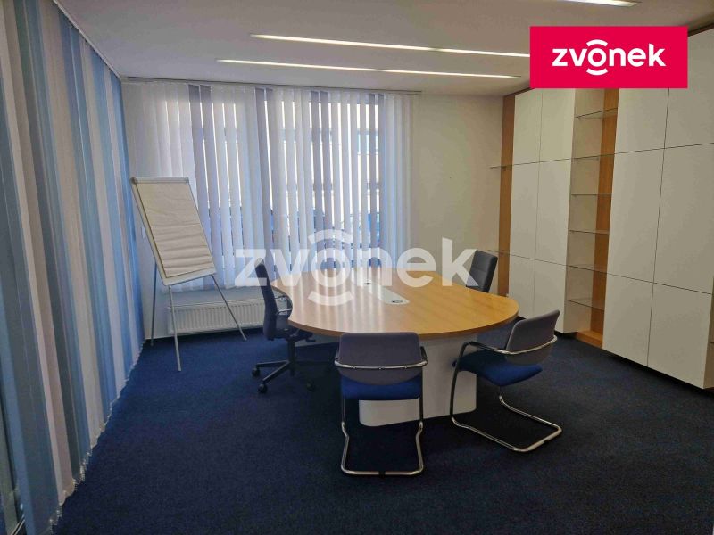 Pronájem kanceláře 100 m², Otrokovice